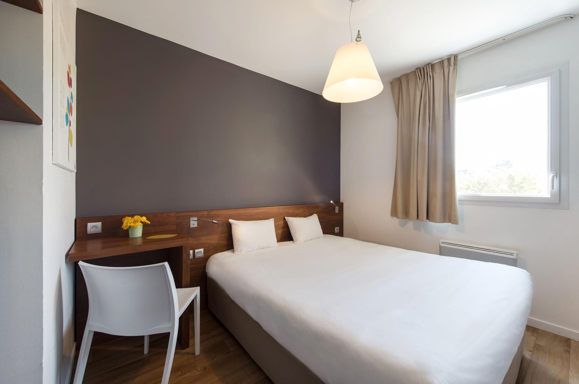 Sure Hotel By Best Western Guerande Exterior photo