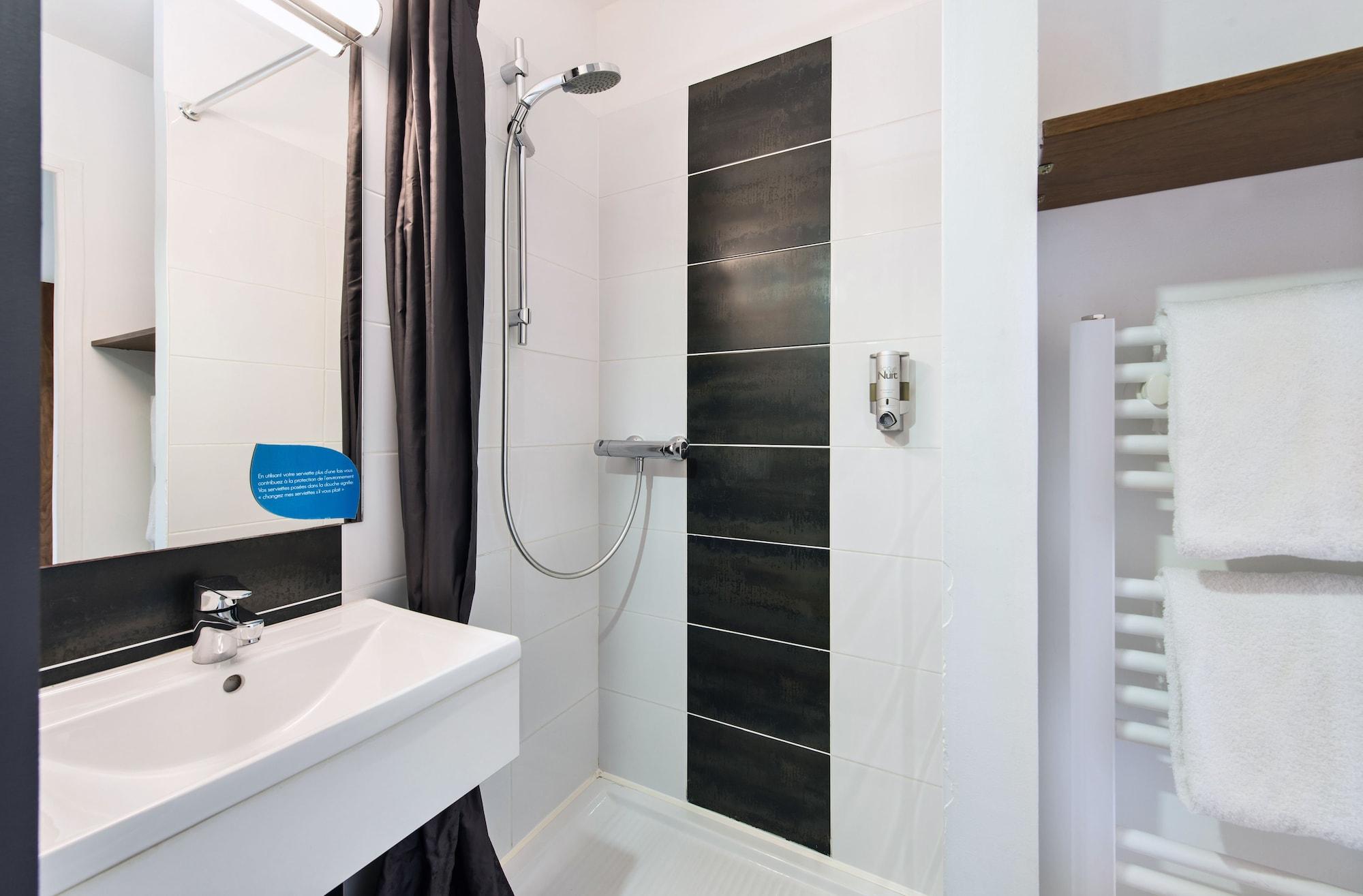 Sure Hotel By Best Western Guerande Exterior photo